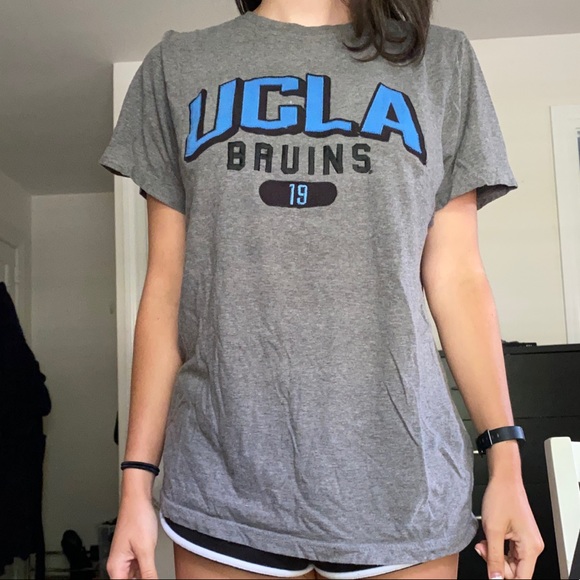 UCLA t-shirt - Picture 2 of 5